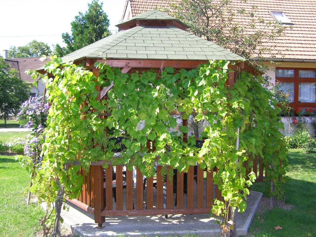 Katalin Vendeghaz Hotel Sárospatak Exterior photo
